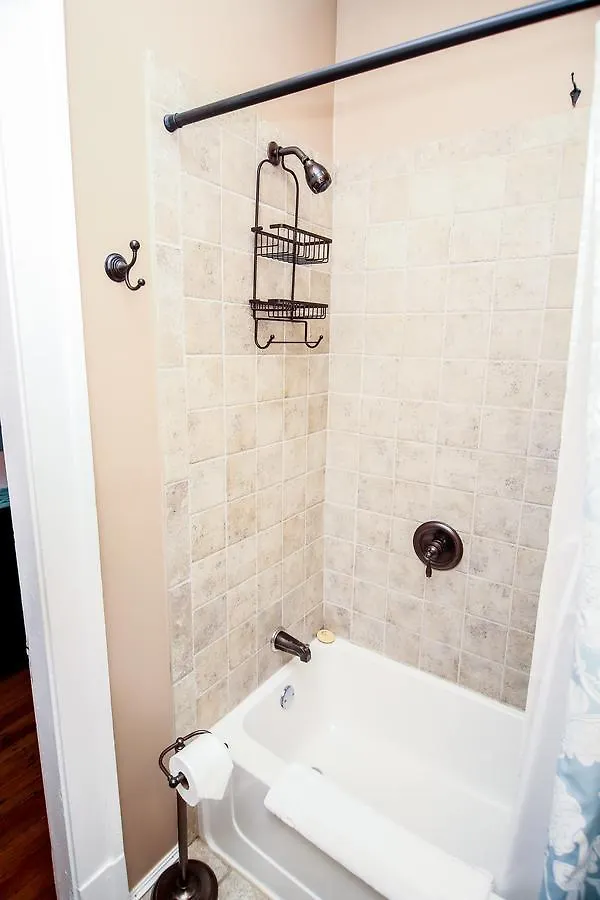 ***** Bed & Breakfast Hawthorne Park Bed And Breakfast Columbus United States